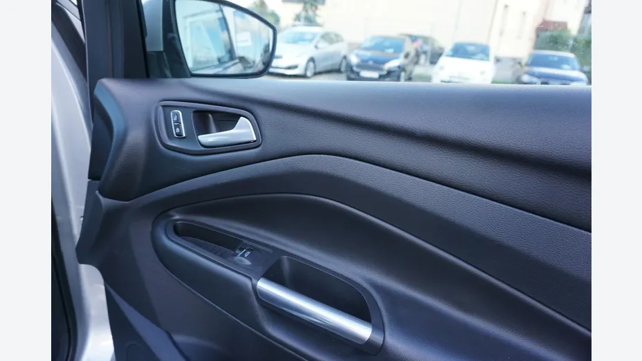 FORD Kuga -