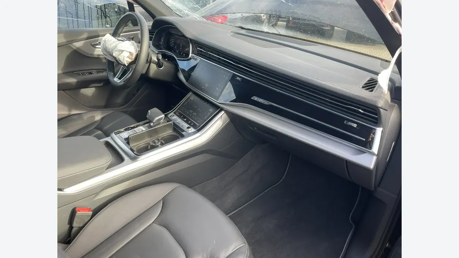 AUDI Q7 -