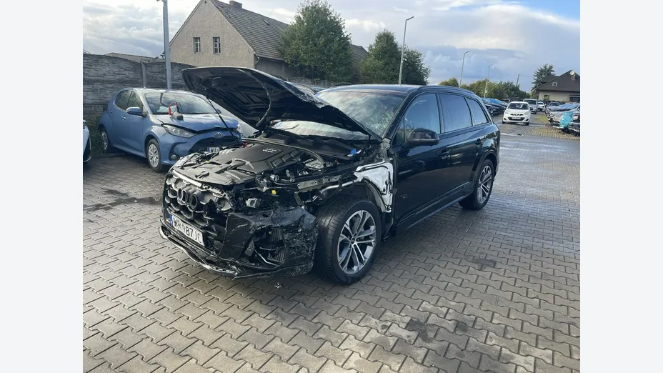 AUDI Q7 -