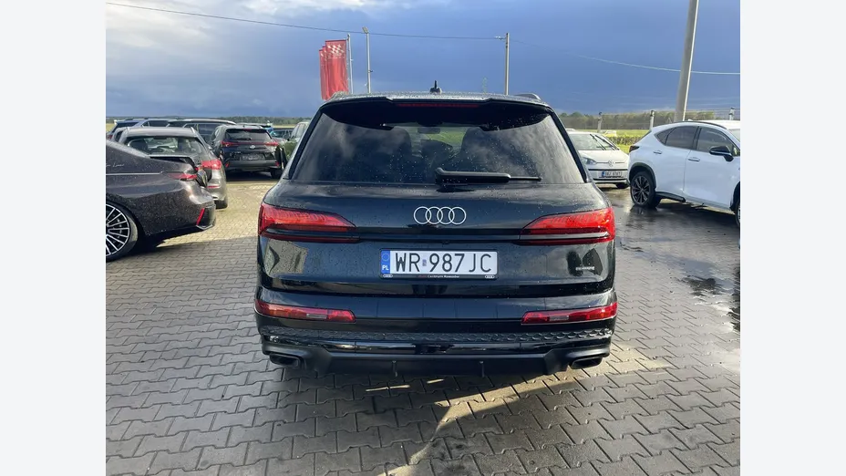 AUDI Q7 -