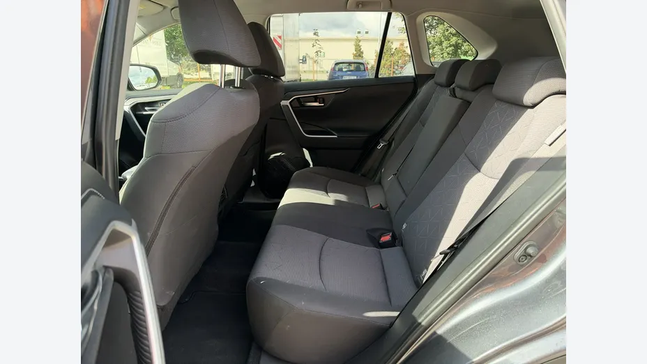 TOYOTA RAV4 -