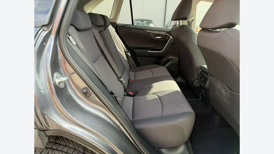 TOYOTA RAV4 -
