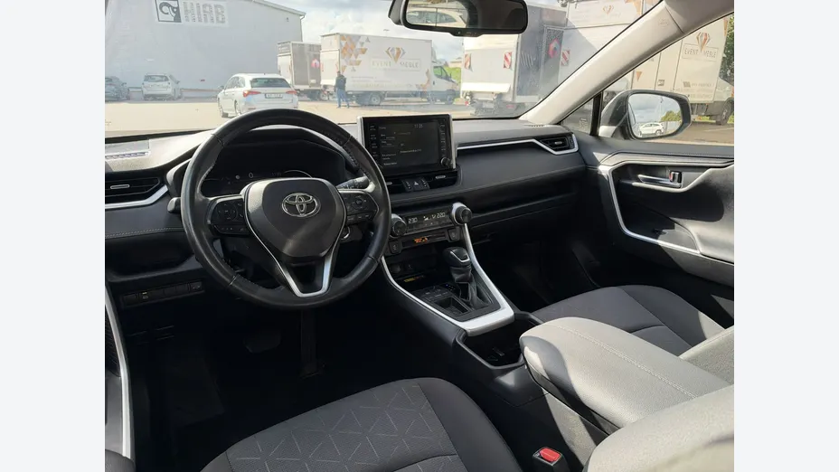 TOYOTA RAV4 -