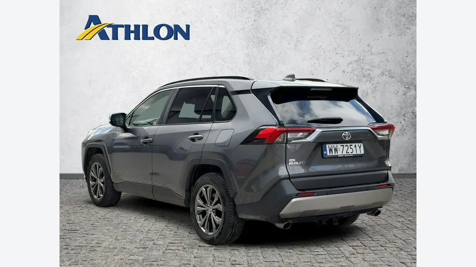 TOYOTA RAV4 -