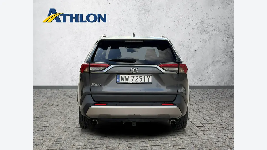 TOYOTA RAV4 -