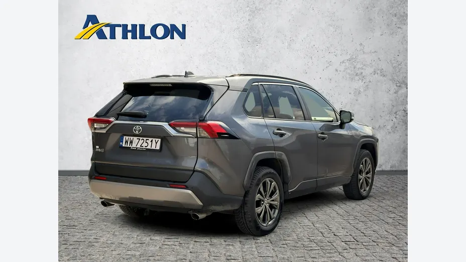 TOYOTA RAV4 -