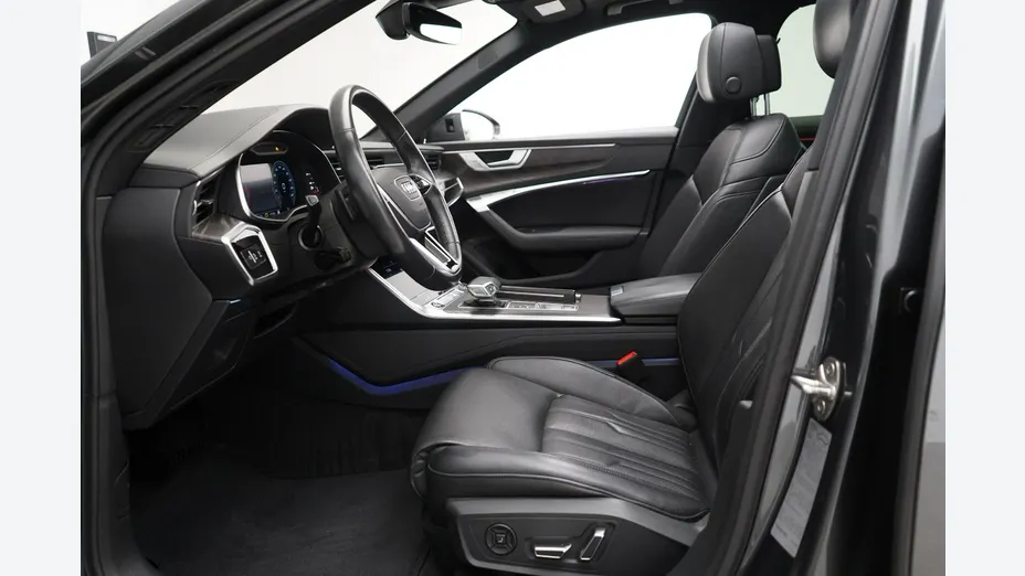 AUDI A6 -