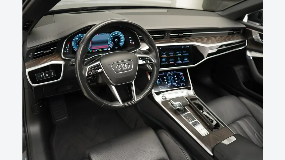 AUDI A6 -