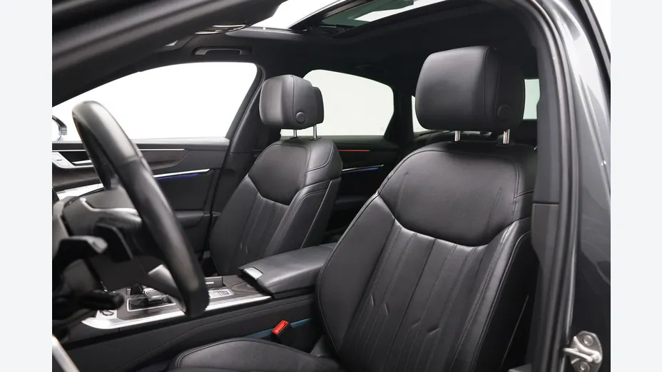 AUDI A6 -