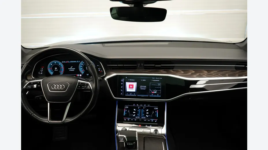 AUDI A6 -