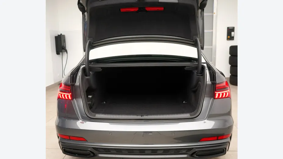 AUDI A6 -