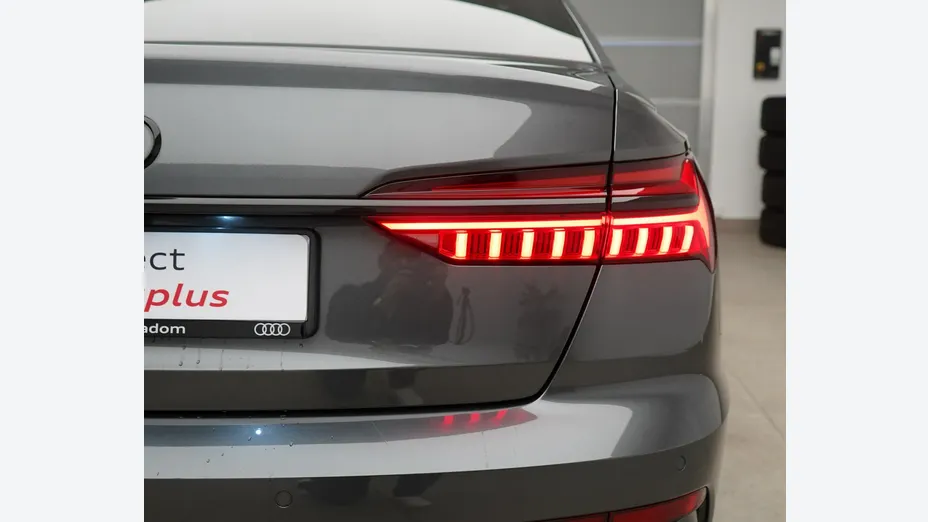 AUDI A6 -