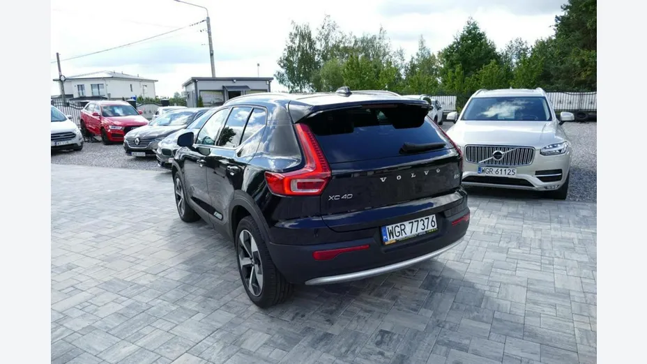 VOLVO XC40 -