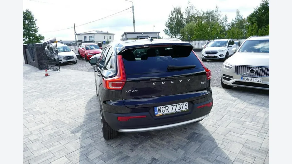 VOLVO XC40 -