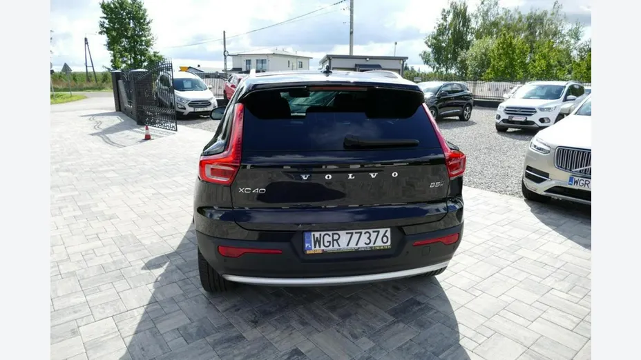 VOLVO XC40 -
