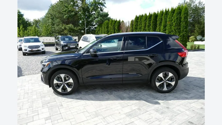 VOLVO XC40 -
