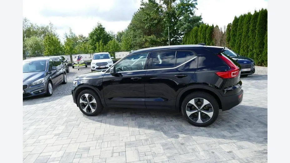 VOLVO XC40 -