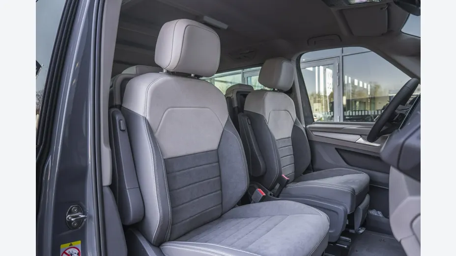 VOLKSWAGEN Multivan -