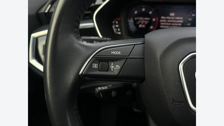 AUDI Q3 -