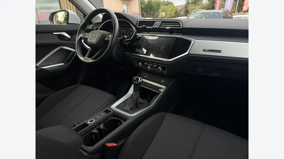 AUDI Q3 -