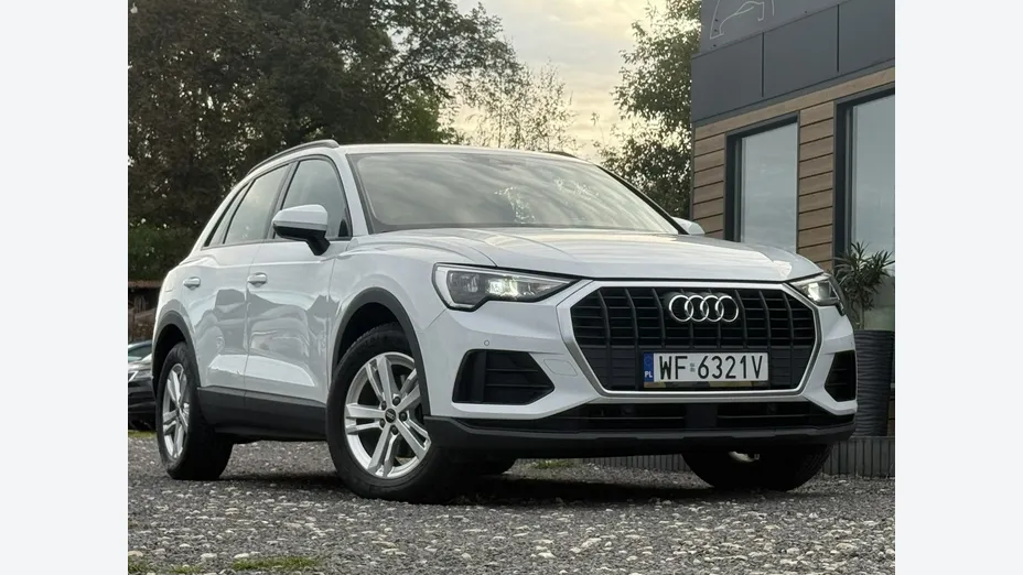 AUDI Q3 -