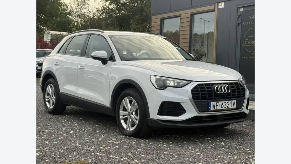 AUDI Q3 -