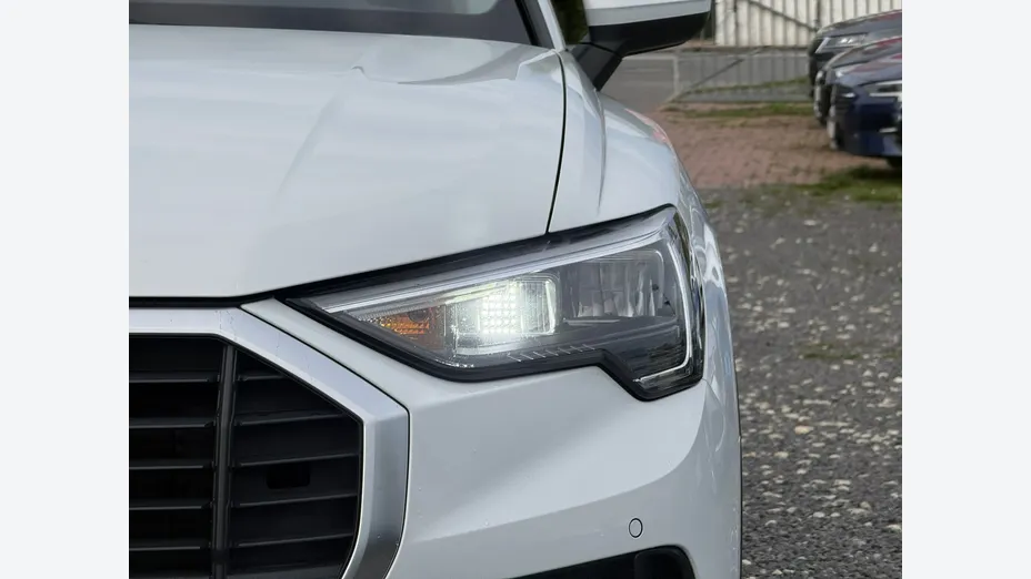 AUDI Q3 -