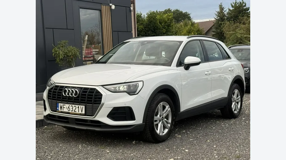 AUDI Q3 -
