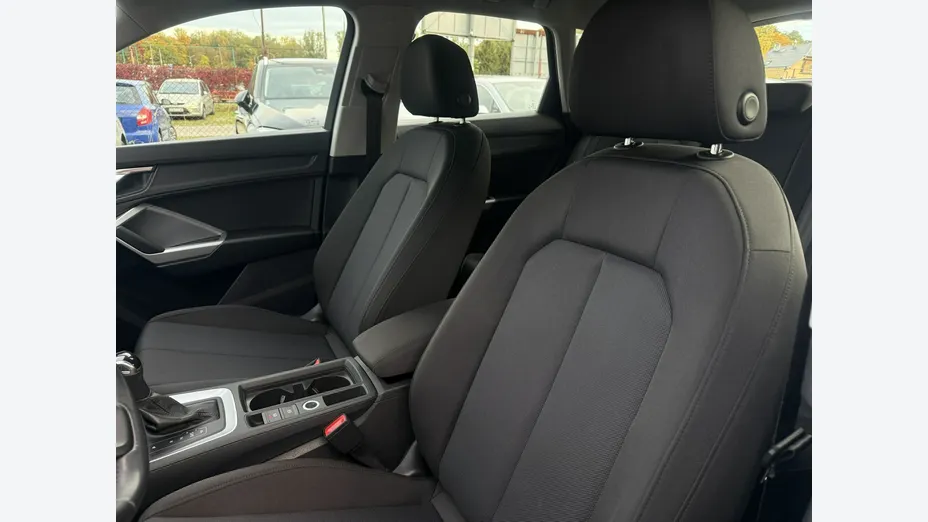 AUDI Q3 -