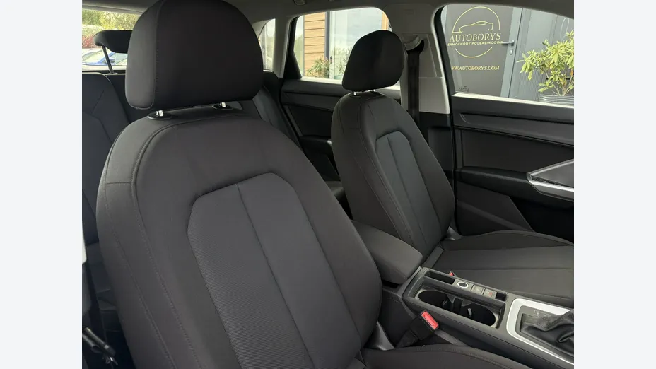 AUDI Q3 -
