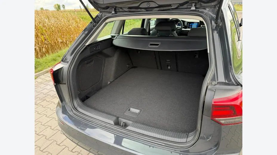 VOLKSWAGEN Golf -