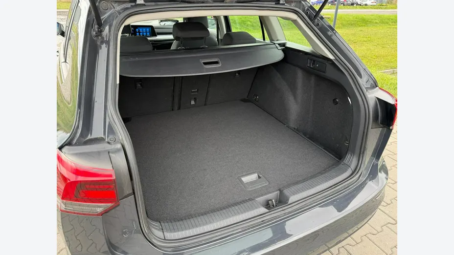 VOLKSWAGEN Golf -