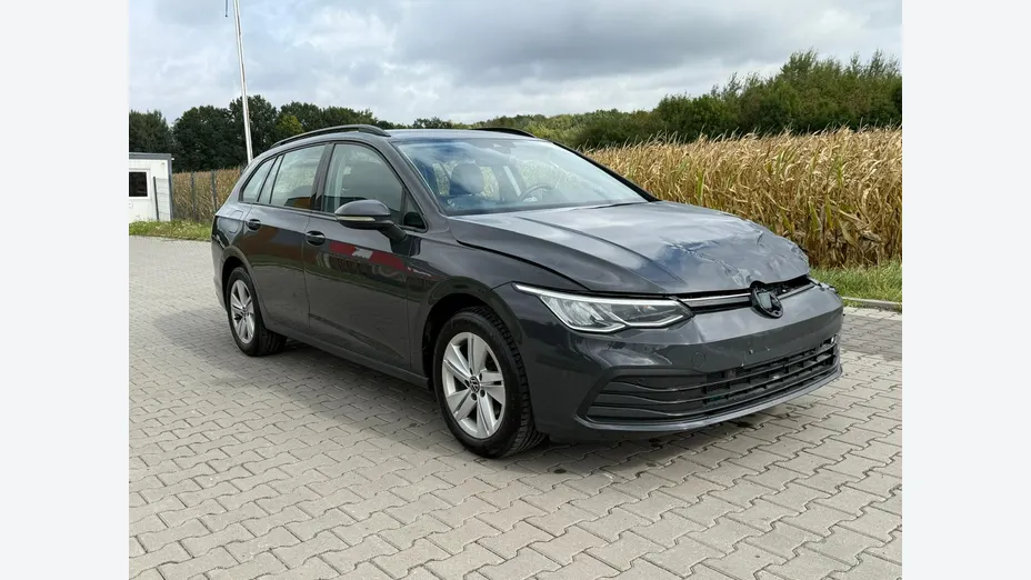 VOLKSWAGEN Golf -