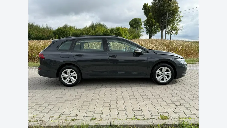 VOLKSWAGEN Golf -