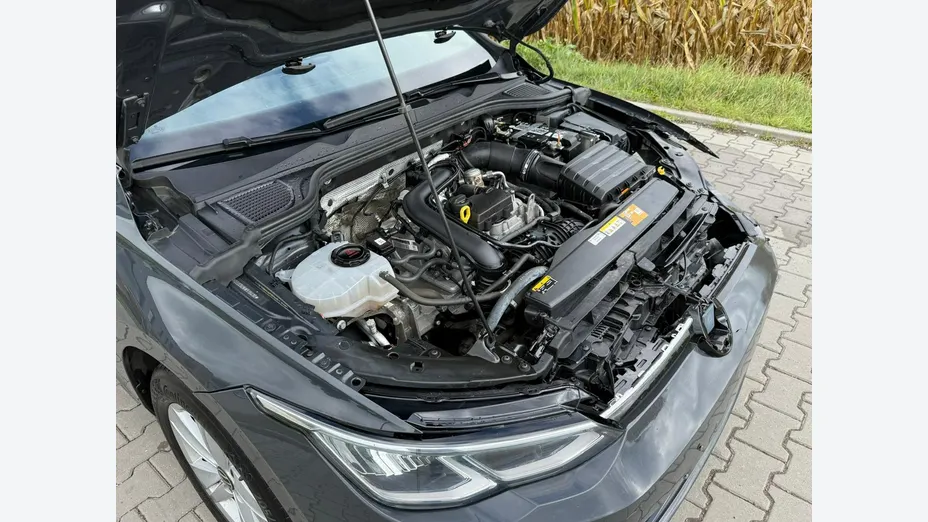 VOLKSWAGEN Golf -
