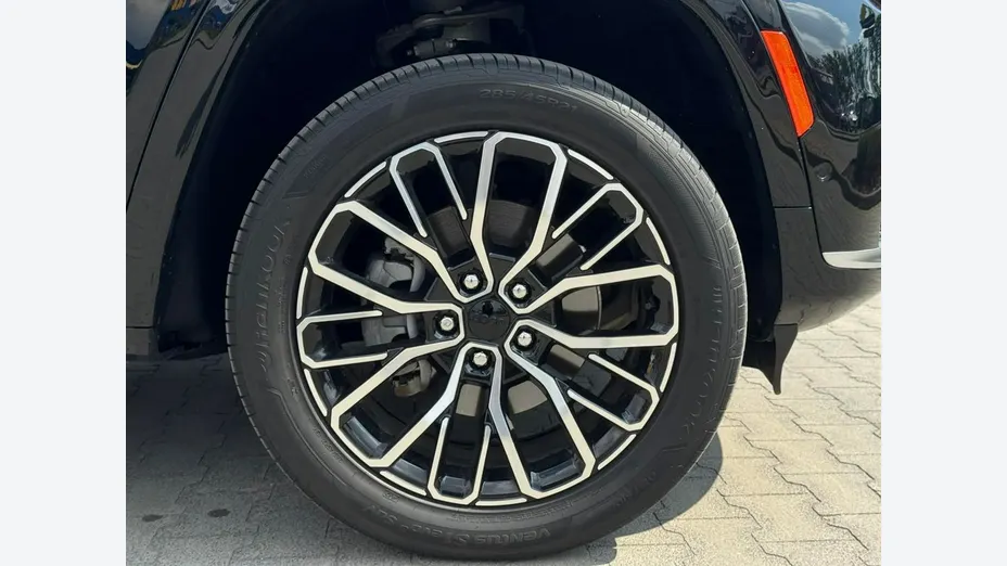 JEEP Grand Cherokee -