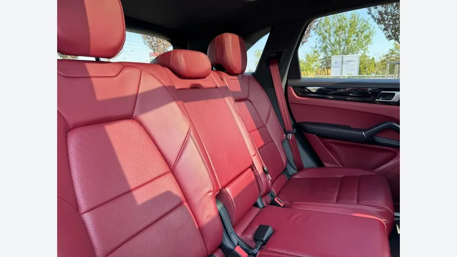 PORSCHE Cayenne -