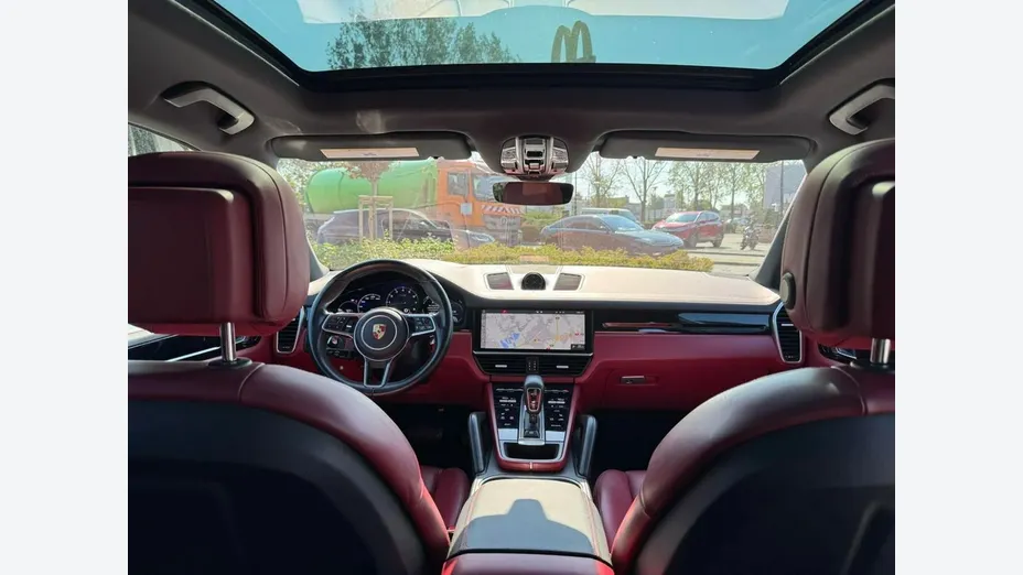 PORSCHE Cayenne -
