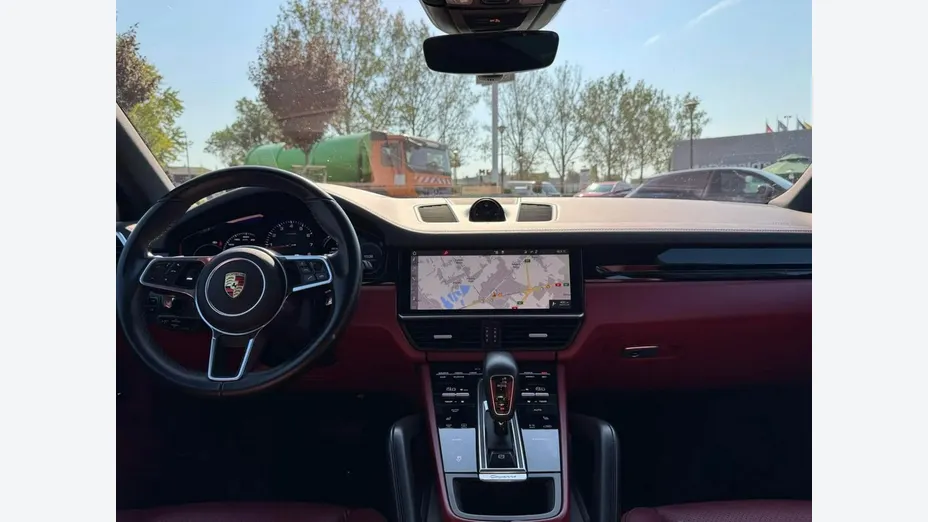 PORSCHE Cayenne -