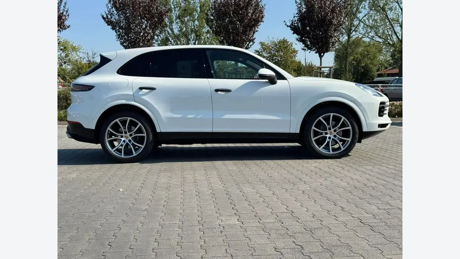 PORSCHE Cayenne -
