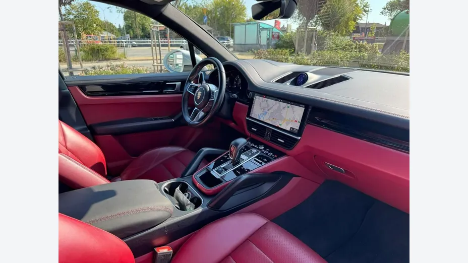 PORSCHE Cayenne -