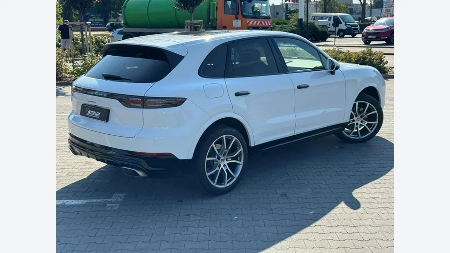 PORSCHE Cayenne -