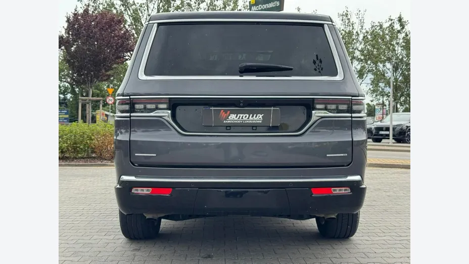 JEEP Grand Wagoneer -