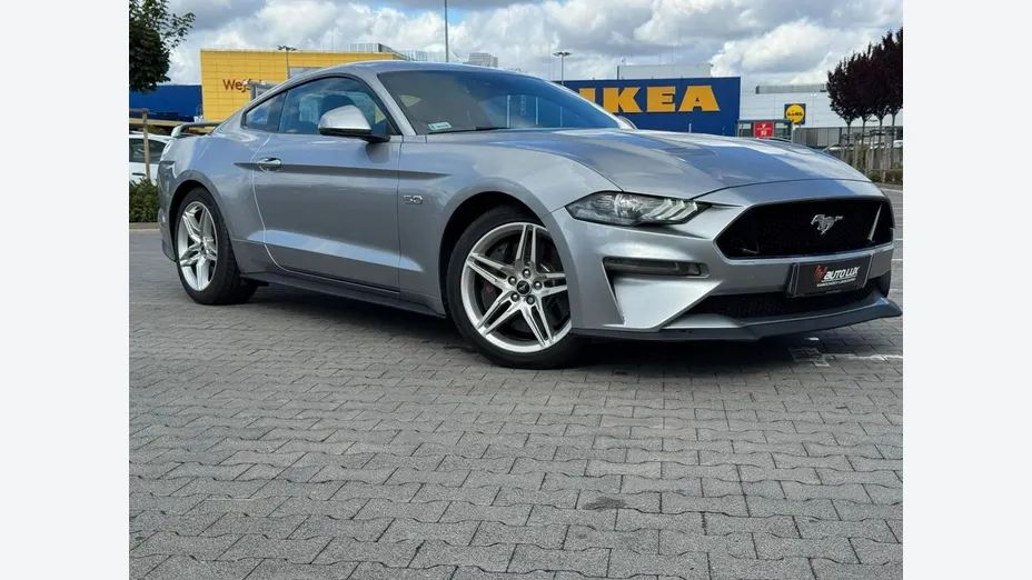 FORD Mustang -