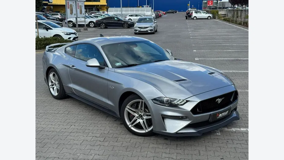 FORD Mustang -