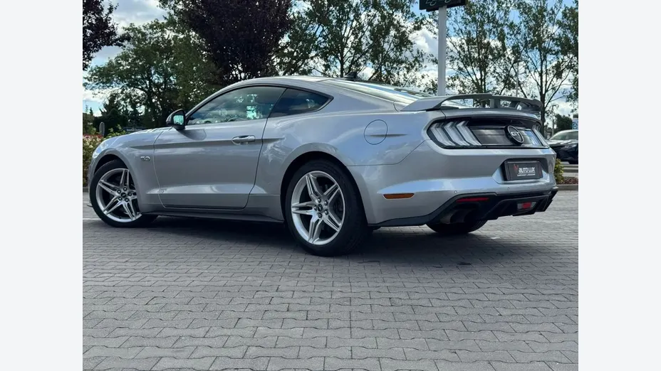 FORD Mustang -