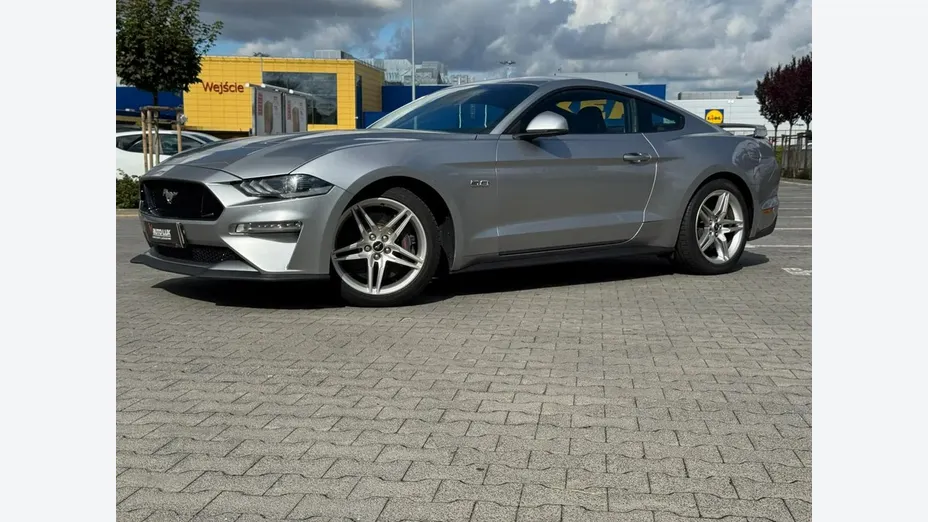 FORD Mustang -