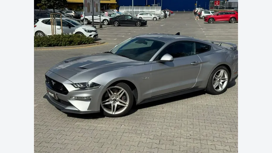 FORD Mustang -