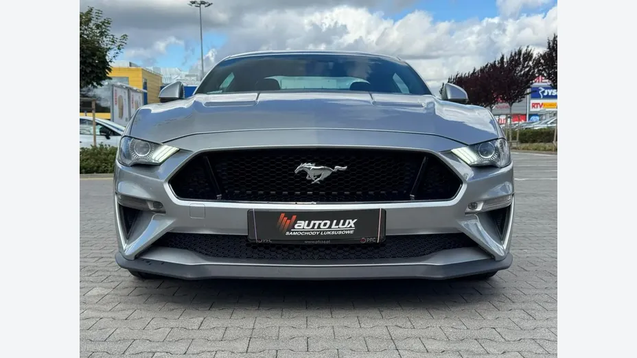 FORD Mustang -