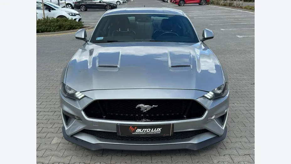 FORD Mustang -